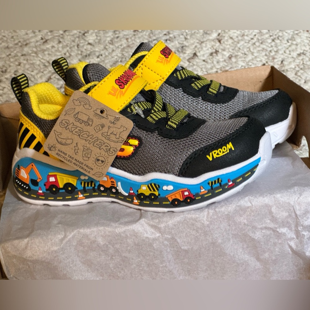 Skechers “play scene” sneakers size 9T